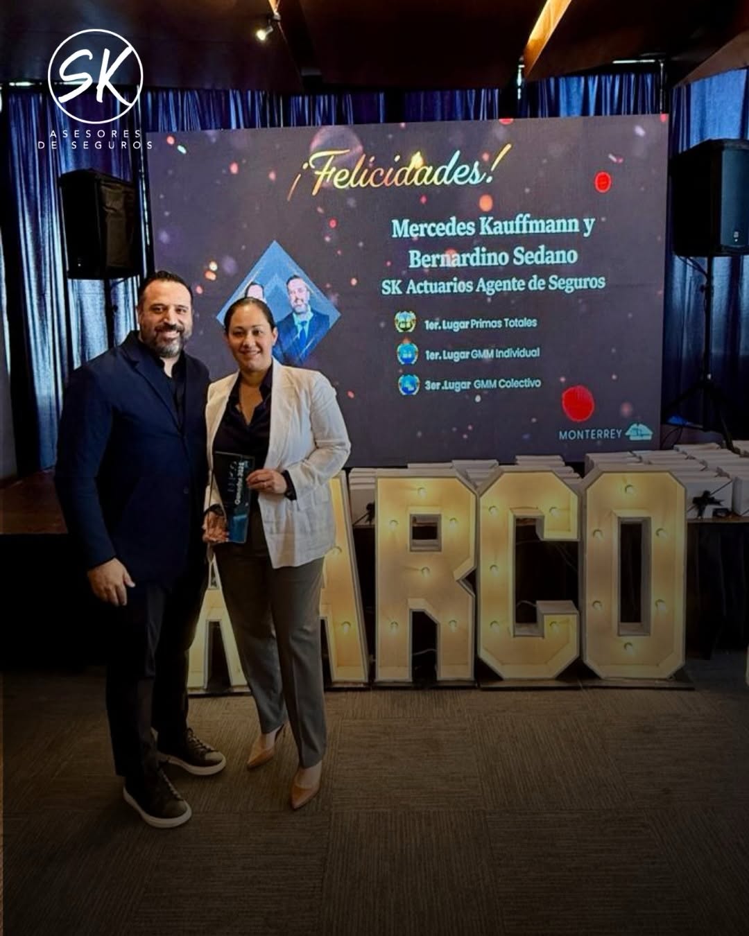 Mercedes Kauffmann y Bernardino Sedano en evento de reconocimiento